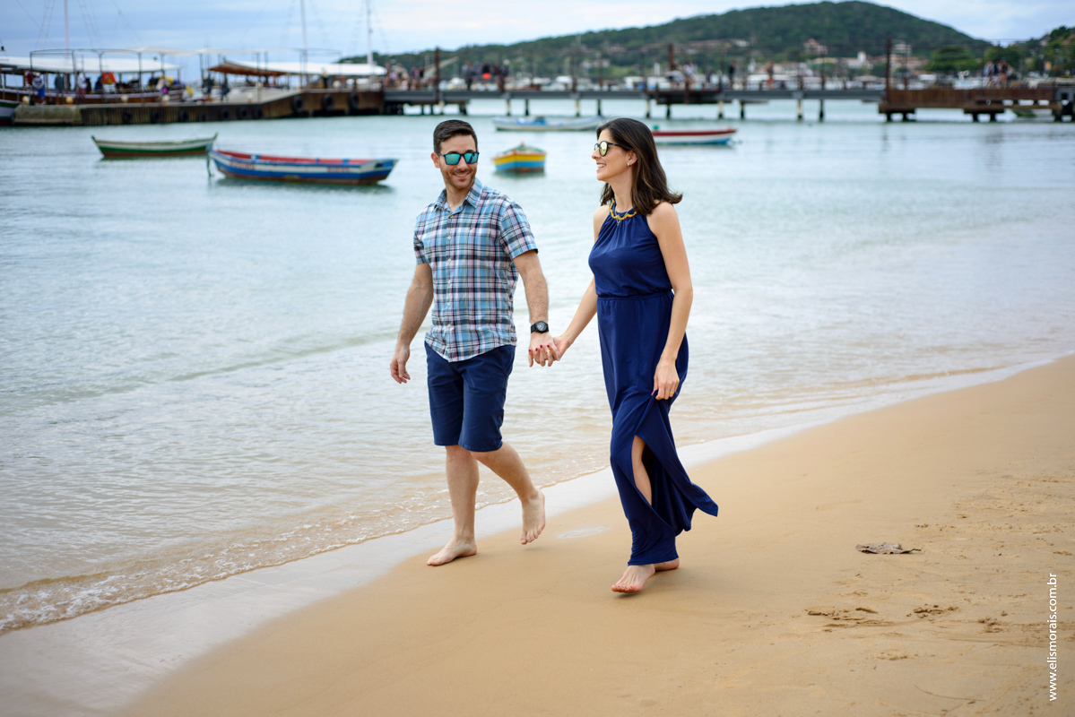 Ensaio Fotográfico de gestante na Praia do Canto em Búzios no Rio de Janeiro