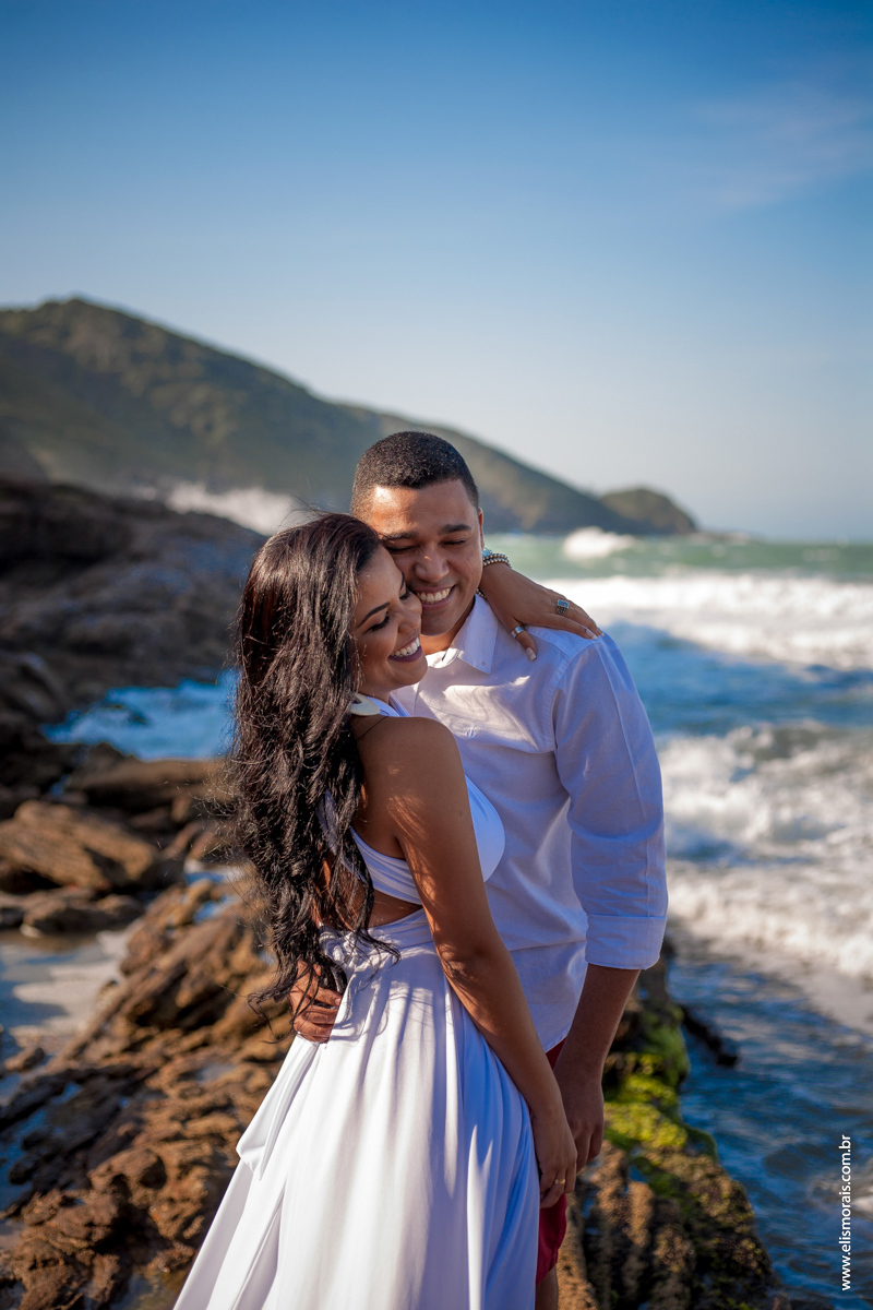 fotos do ensaio fotográfico de casal na Praia Brava em Búzios - RJ