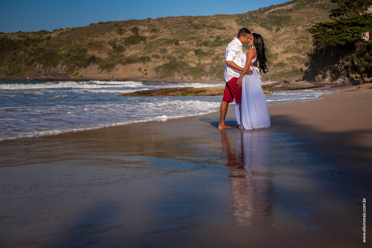 fotos do ensaio fotográfico de casal na Praia Brava em Búzios - RJ