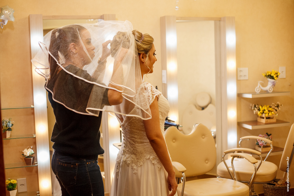 fotografia do Making Of da noiva no salão de beleza em Araruama - RJ