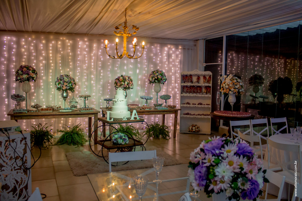 fotografia da decoração do casamento  na Mansão das Orquídeas Casa de Festas em Araruama - RJ