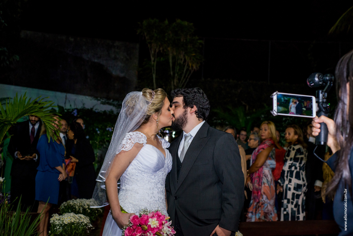 fotografia da cerimônia do casamento na Mansão das Orquídeas Casa de Festas em Araruama - RJ