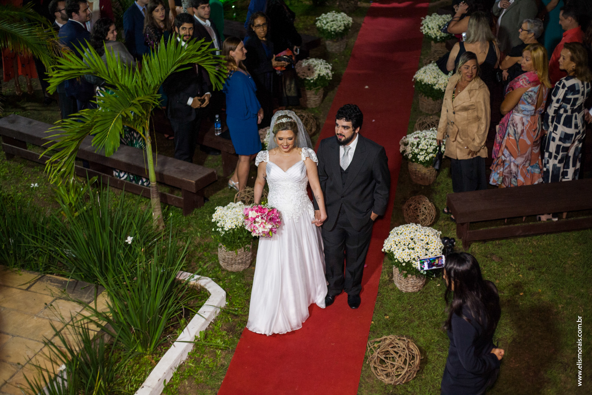 fotografia da cerimônia do casamento na Mansão das Orquídeas Casa de Festas em Araruama - RJ