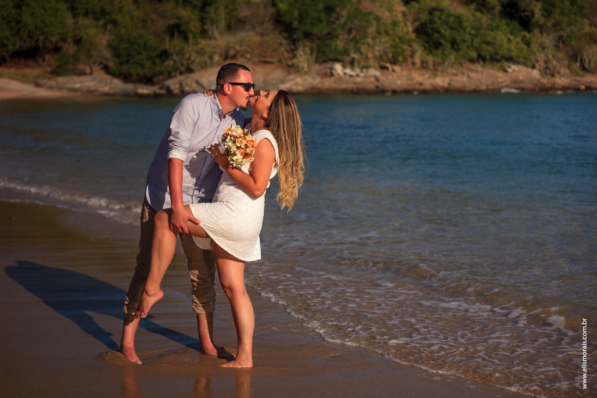 Fotos do Ensaio Fotográfico de Casal na Praia do Forno em Búzios - RJ