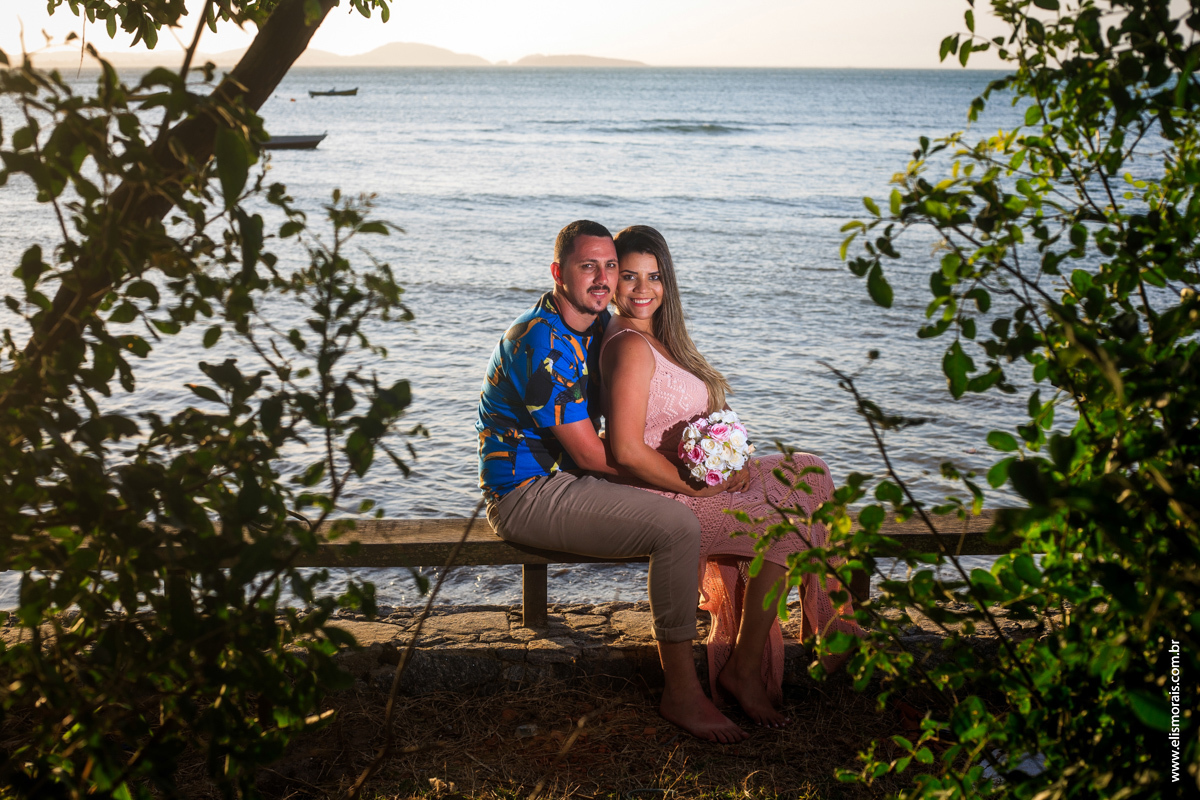 Fotos do Ensaio Fotográfico de Casal na Praia de Manguinhos no Porto da Barra em Búzios - RJ