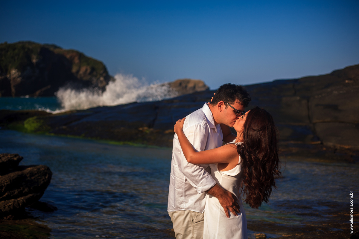 ensaio fotográfico de casal na praia do forno em Búzios - RJ