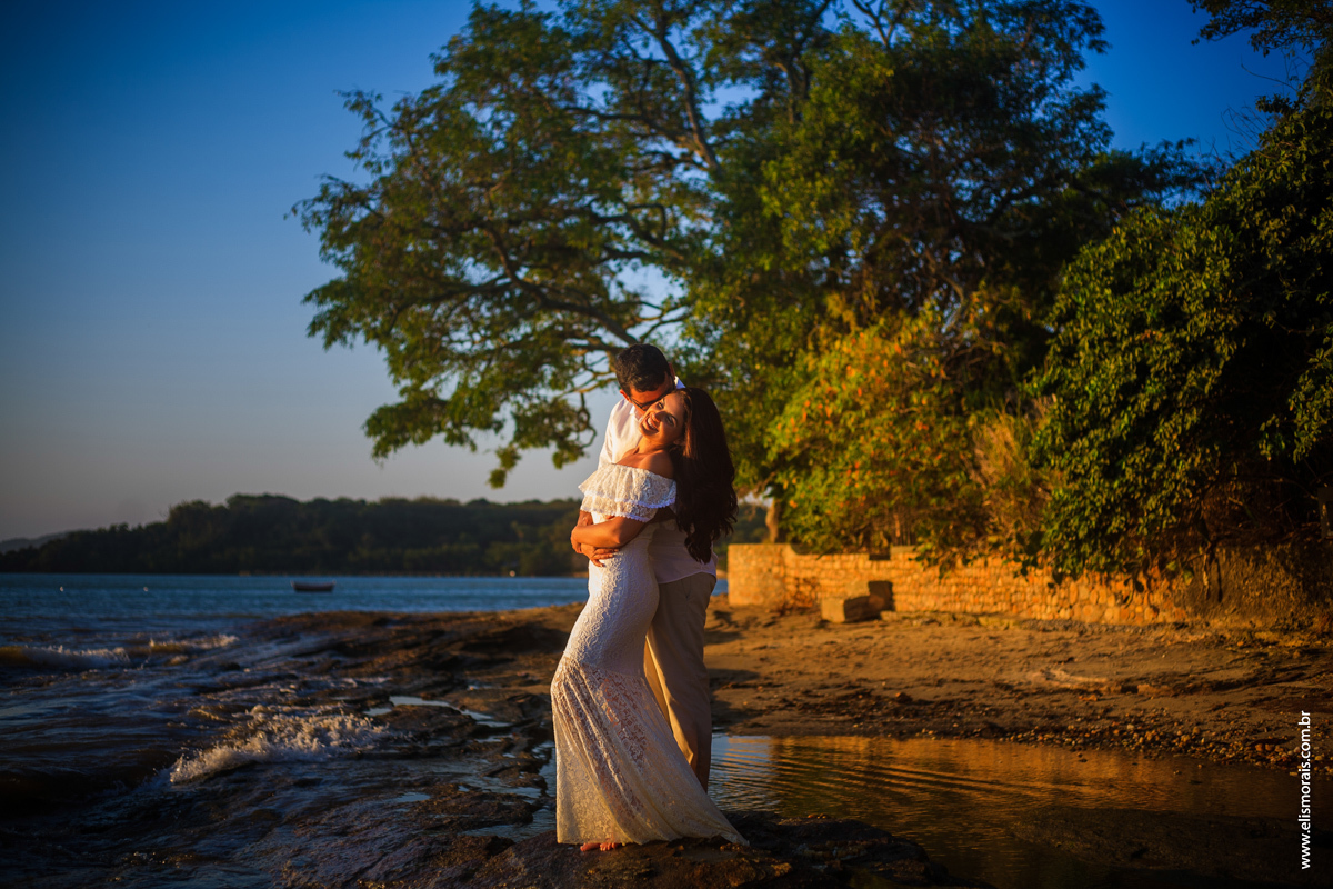 ensaio fotográfico de casal na praia de Manguinhos em Búzios - RJ