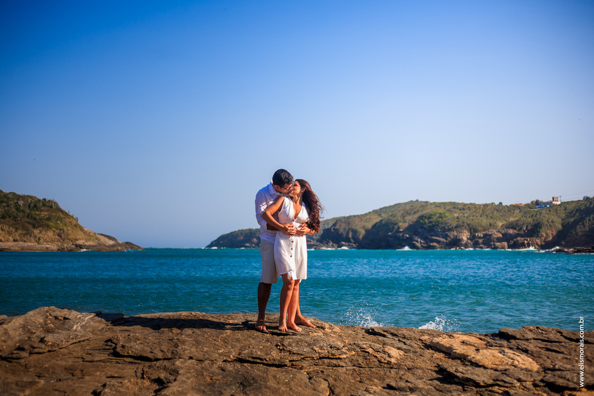 ensaio fotográfico de casal na praia do forno em Búzios - RJ