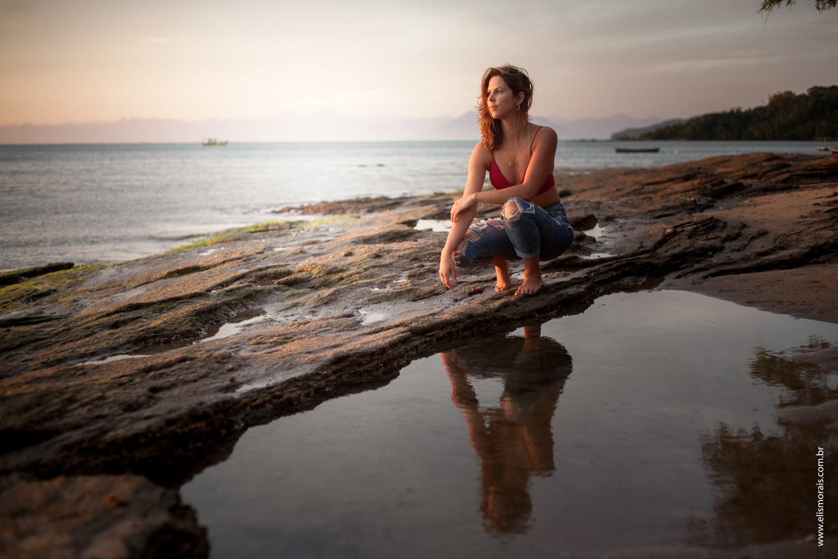 fotos do ensaio feminino ao Por do Sol na Praia de Manguinhos em Búzios - RJ