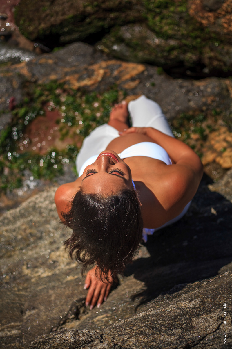 ensaio fotográfico gestante na Praia do Forno em Búzios - RJ