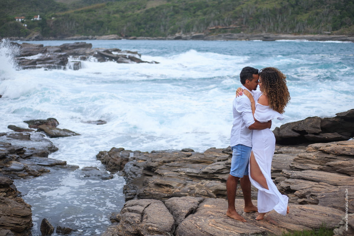 ensaio fotográfico de casal na Praia da Foca em Búzios - RJ