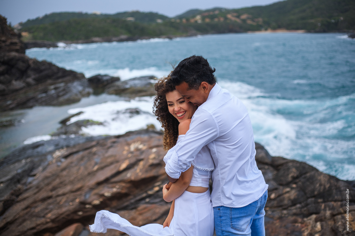 ensaio fotográfico de casal na Ponta da Lagoinha em Búzios - RJ
