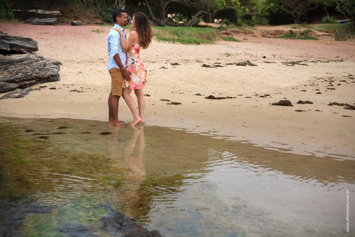 ensaio fotográfico de casal na Praia do Forno em Búzios - RJ