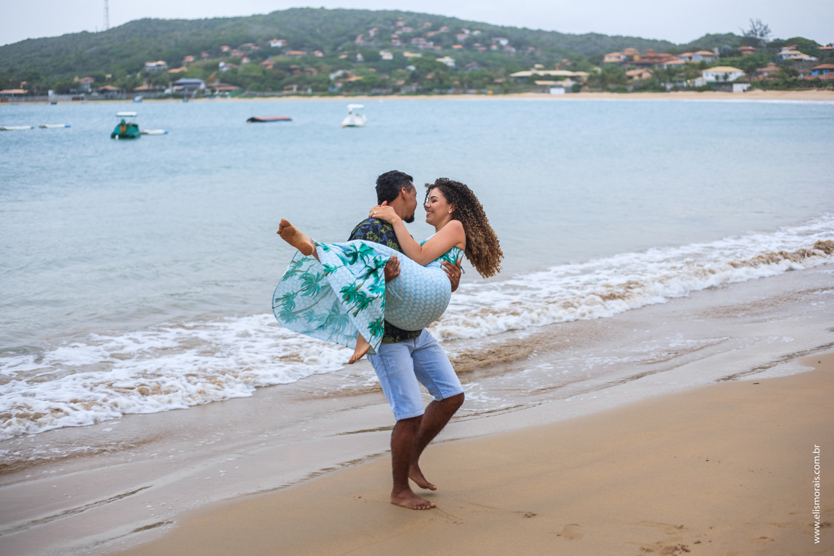 ensaio fotográfico de casal na Praia da Ferradura em Búzios - RJ