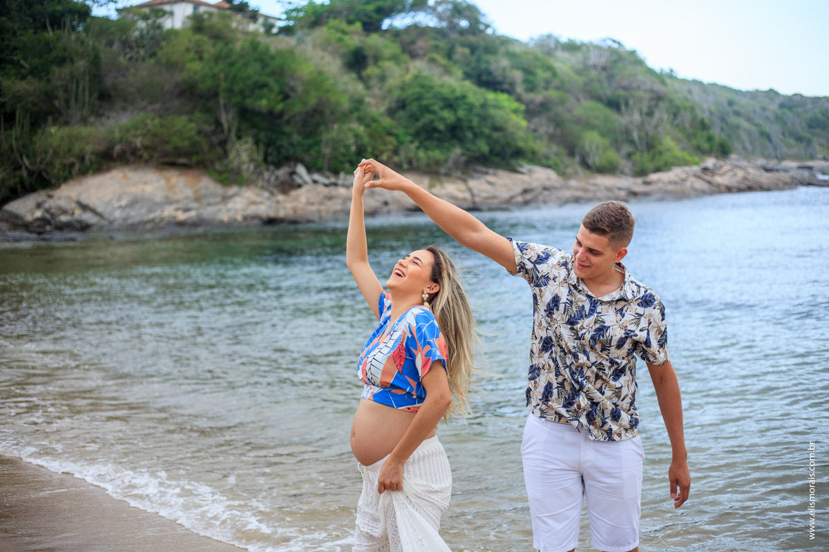 Ensaio Fotográfico Gestante na  Praia do Forno em Búzios - RJ