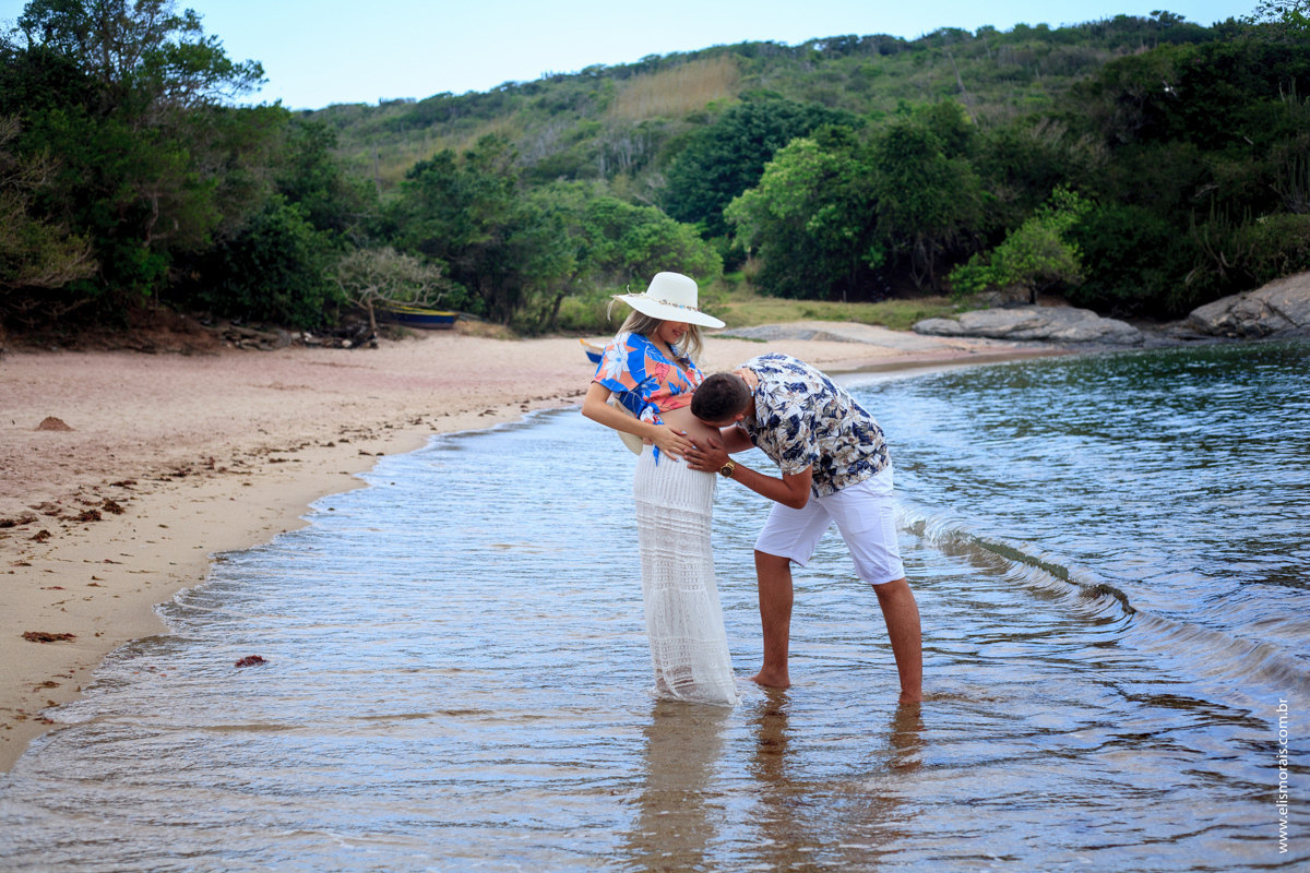 Ensaio Fotográfico Gestante na  Praia do Forno em Búzios - RJ