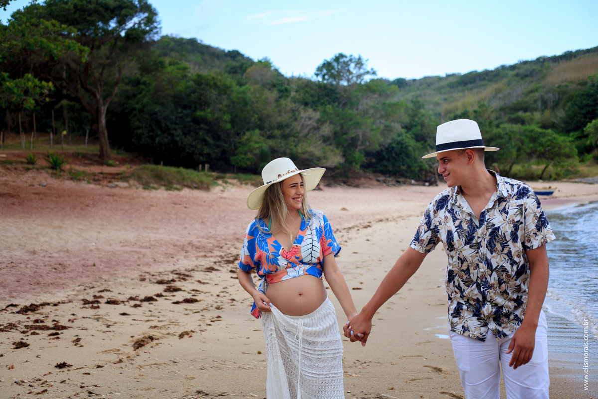 Ensaio Fotográfico Gestante na  Praia do Forno em Búzios - RJ