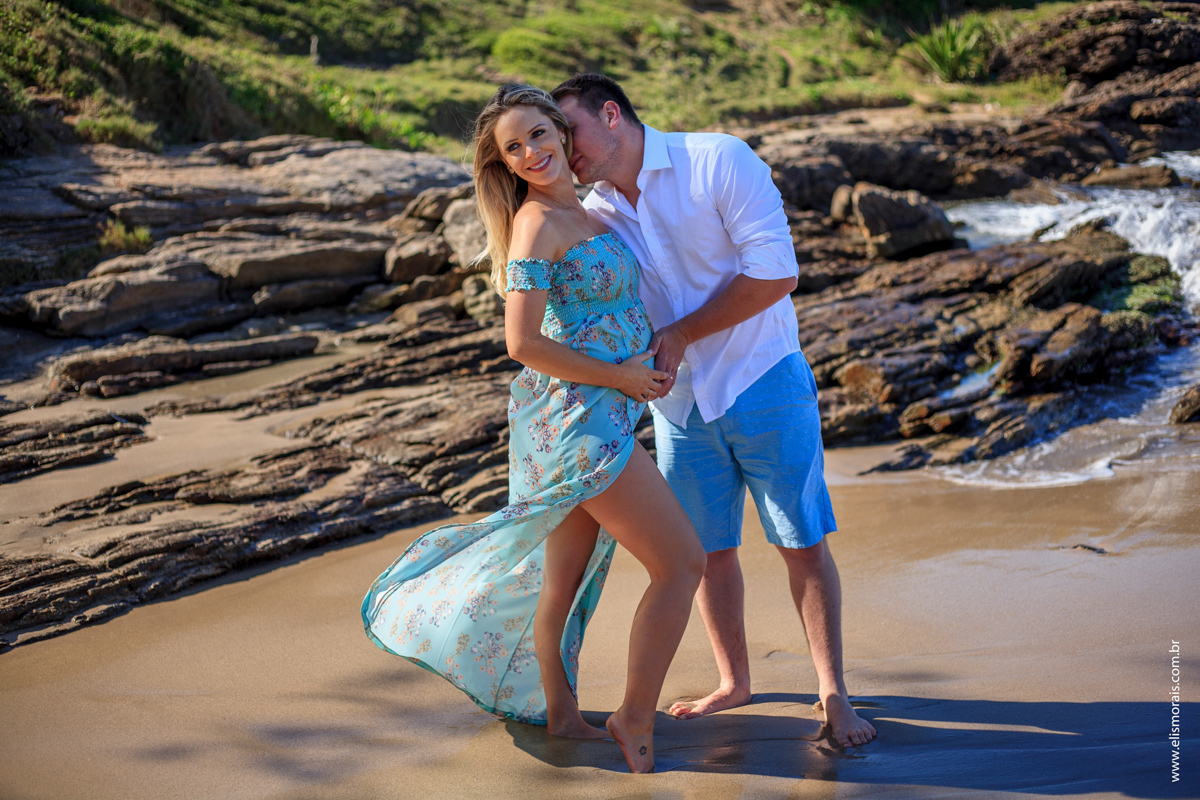 ensaio fotográfico gestante na Praia Brava em Búzios - RJ