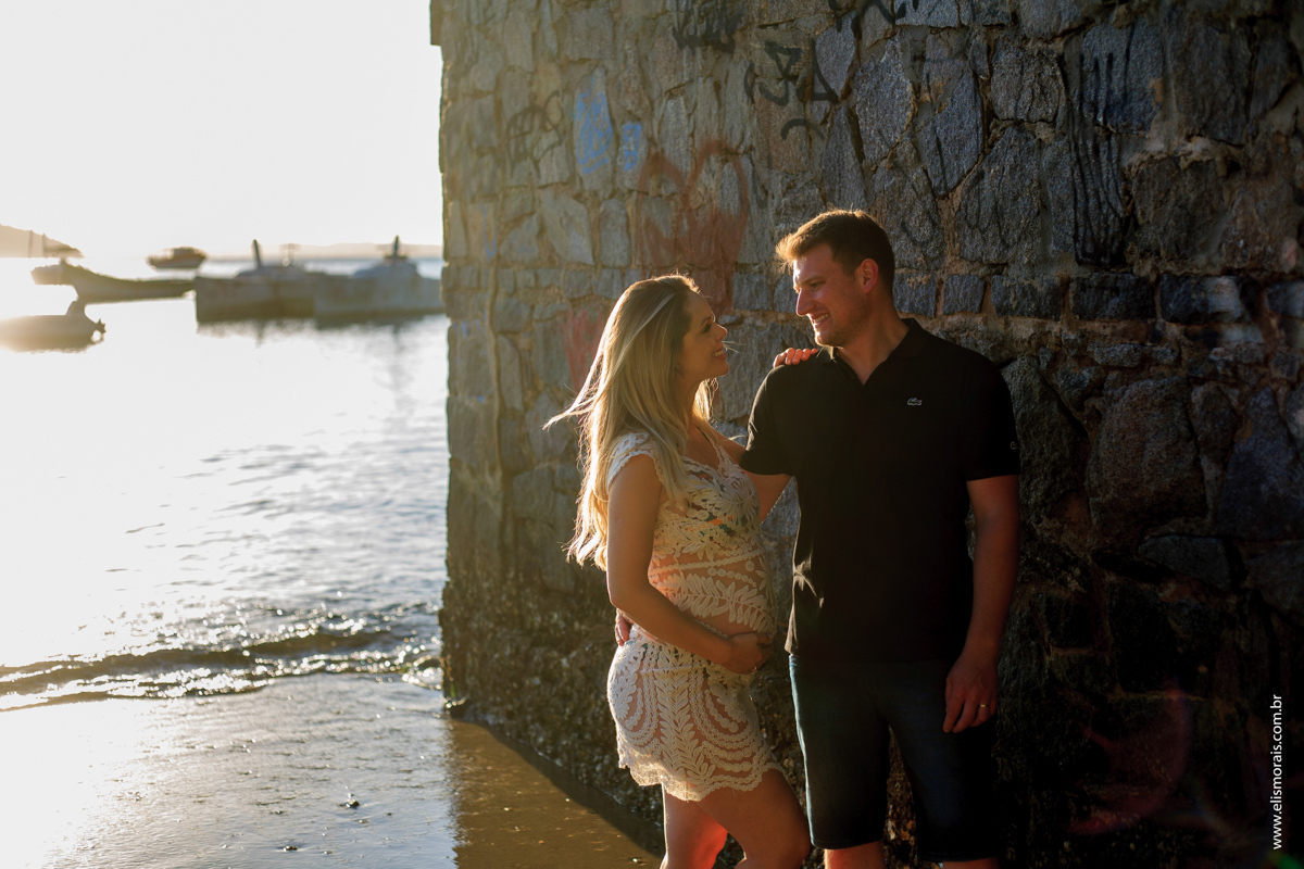 ensaio fotográfico gestante na Praia dos Ossos em Búzios - RJ