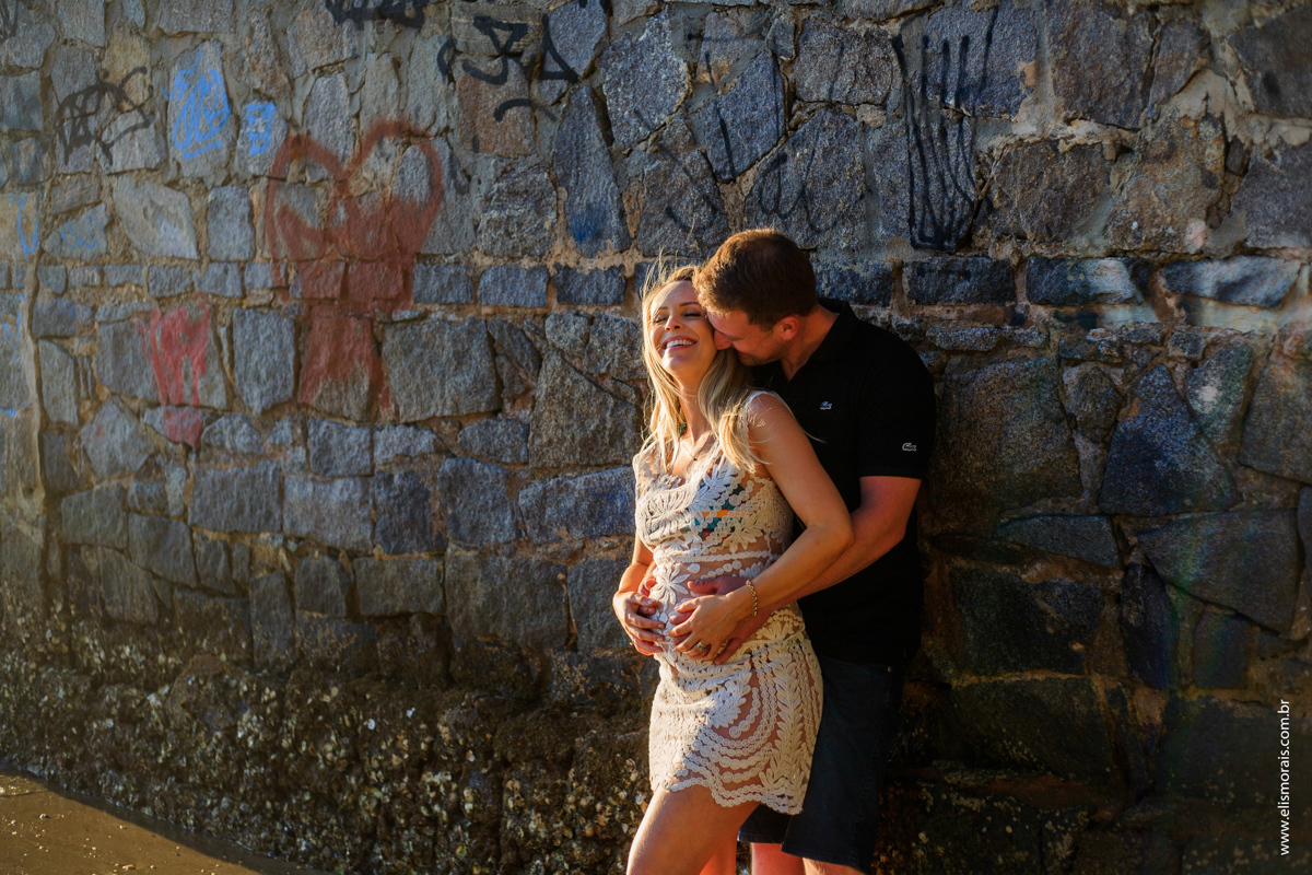 ensaio fotográfico gestante na Praia dos Ossos em Búzios - RJ