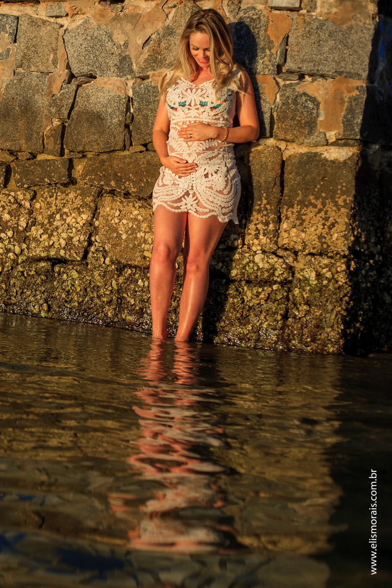 ensaio fotográfico gestante na Praia dos Ossos em Búzios - RJ