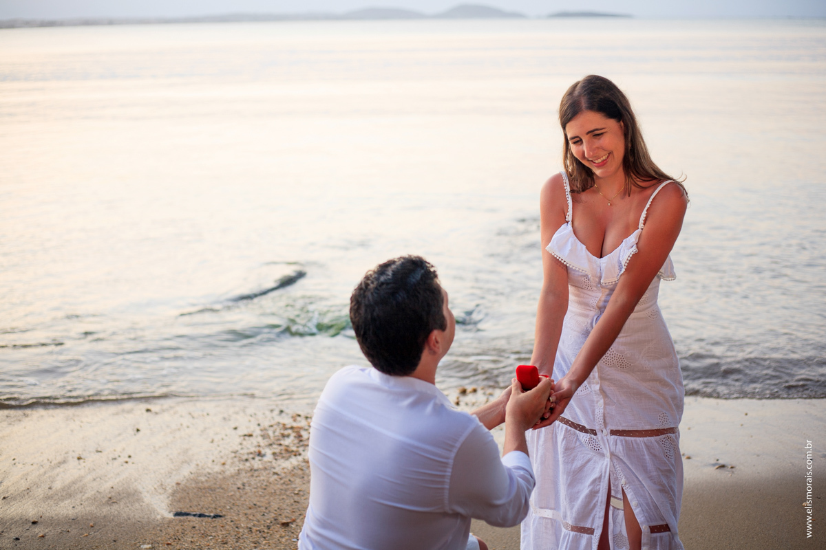 ensaio fotográfico de casal pré wedding em Manguinhos, Búzios - RJ
