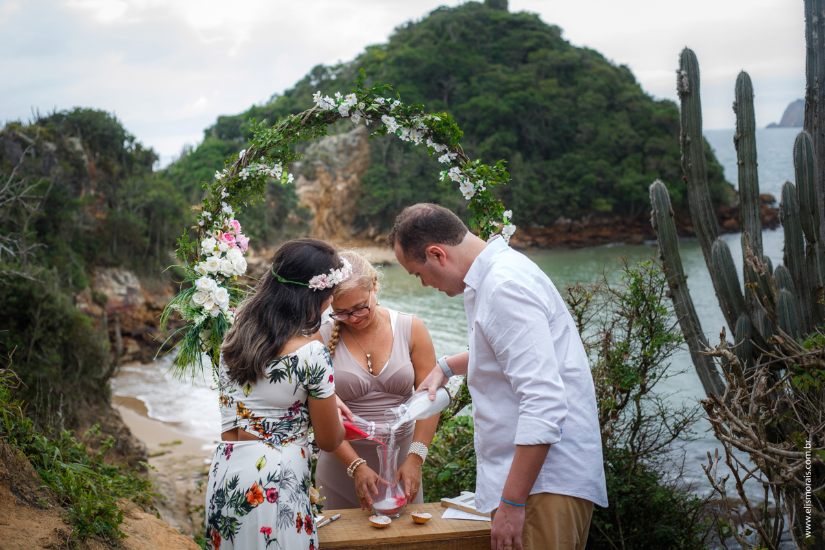 elopement wedding na Ponta do Pai Vitório em Búzios - RJ