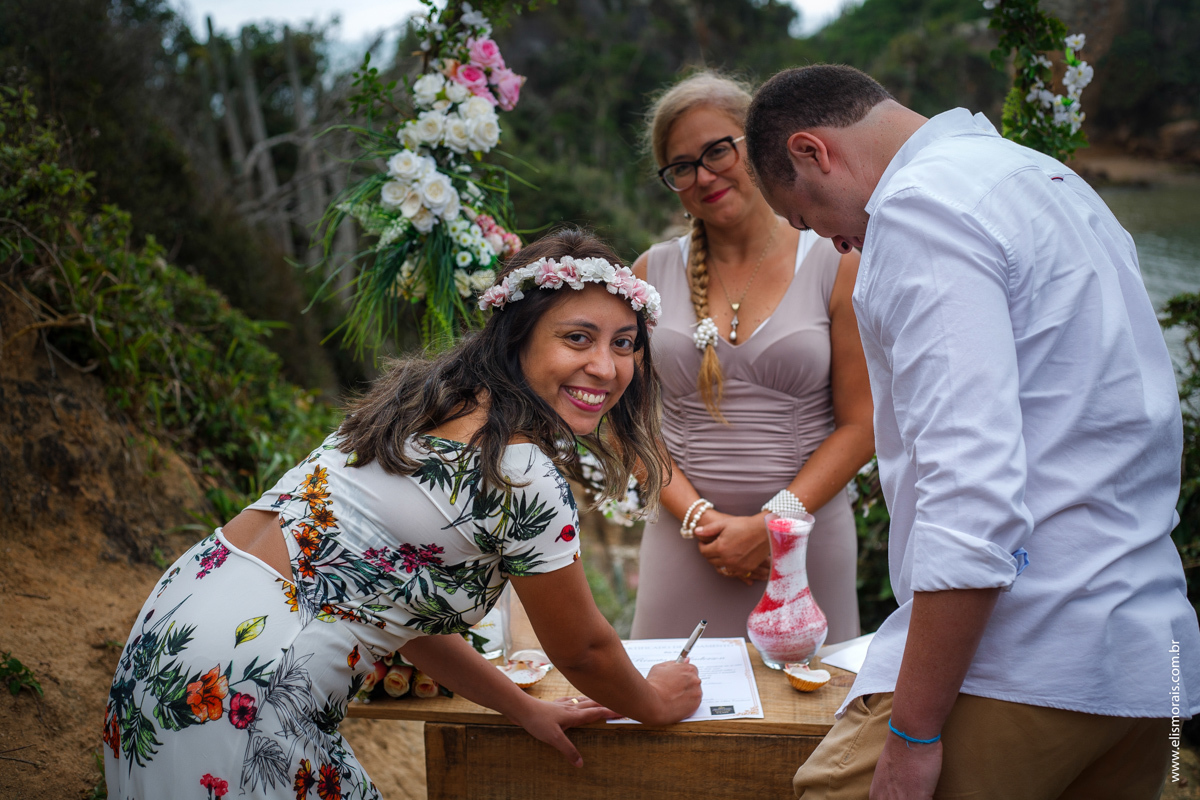 elopement wedding na Ponta do Pai Vitório em Búzios - RJ