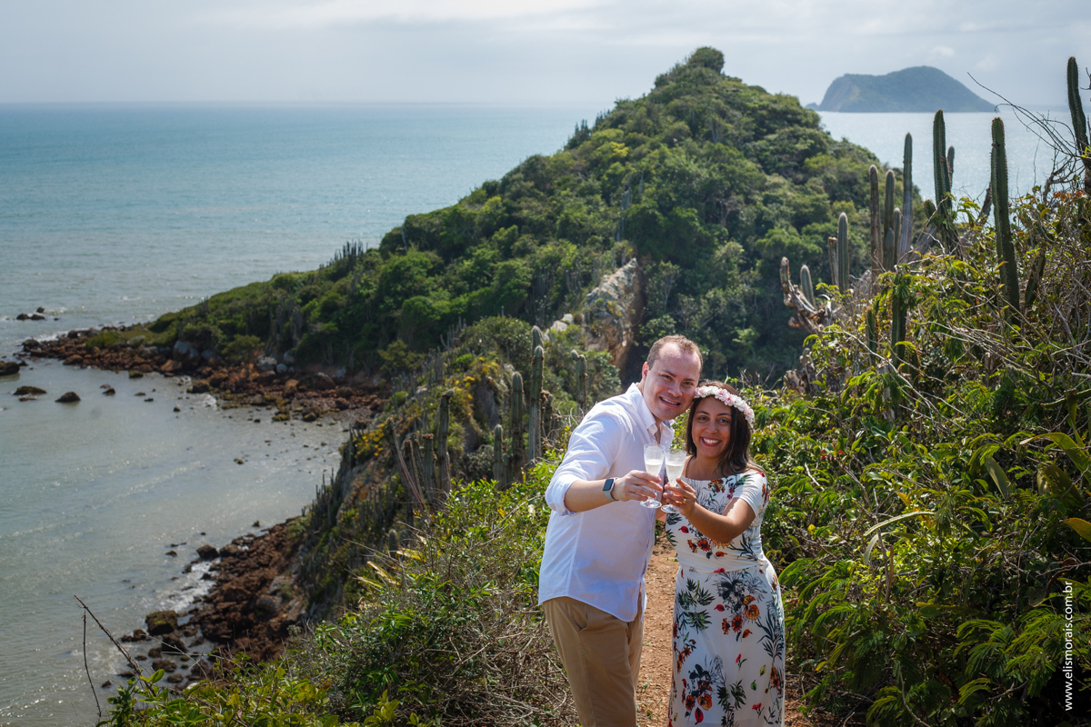 elopement wedding na Ponta do Pai Vitório em Búzios - RJ