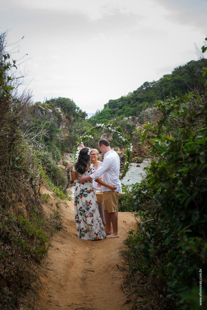 elopement wedding na Ponta do Pai Vitório em Búzios - RJ