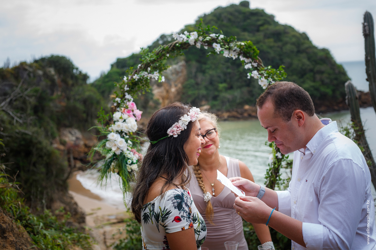 elopement wedding na Ponta do Pai Vitório em Búzios - RJ