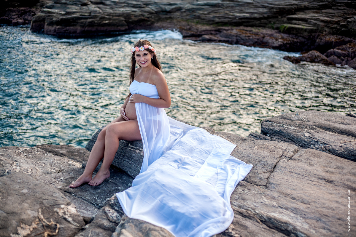 ensaio fotográfico gestante na Praia da Foca em Búzios