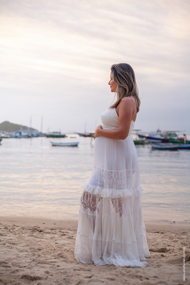 Ensaio fotográfico gestante na Praia dos Ossos em Búzios - RJ