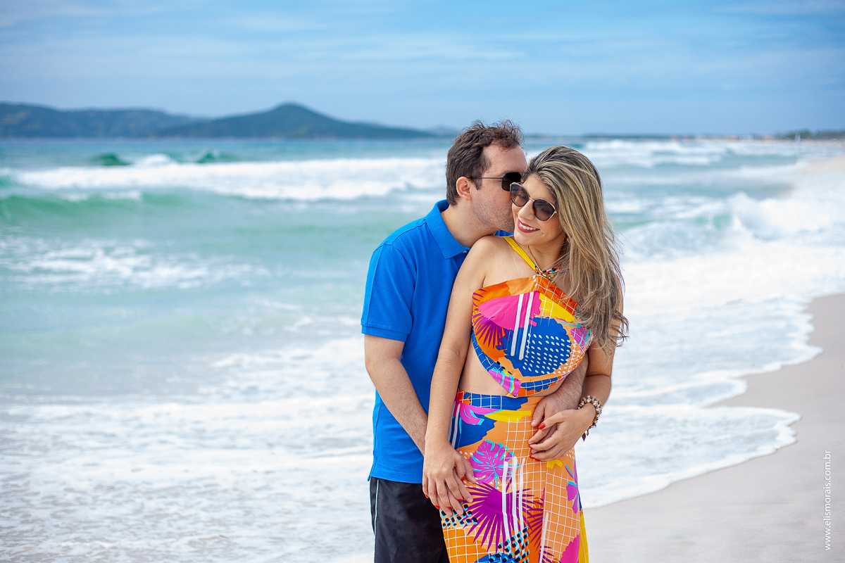 ensaio fotográfico de casal na praia do foguete em Cabo Frio - RJ