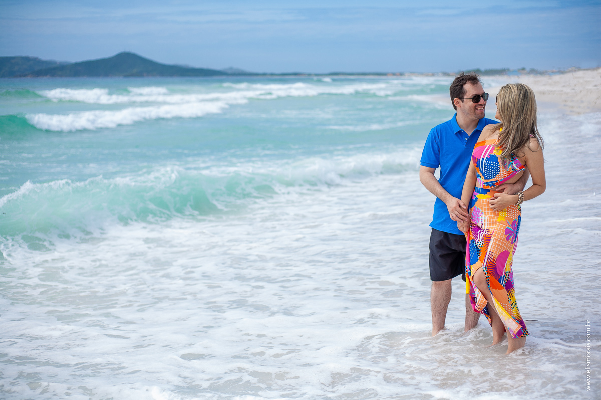 ensaio fotográfico de casal na praia do foguete em Cabo Frio - RJ