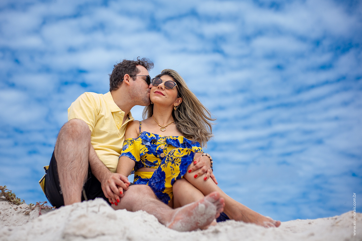 ensaio fotográfico de casal na praia do foguete em Cabo Frio - RJ