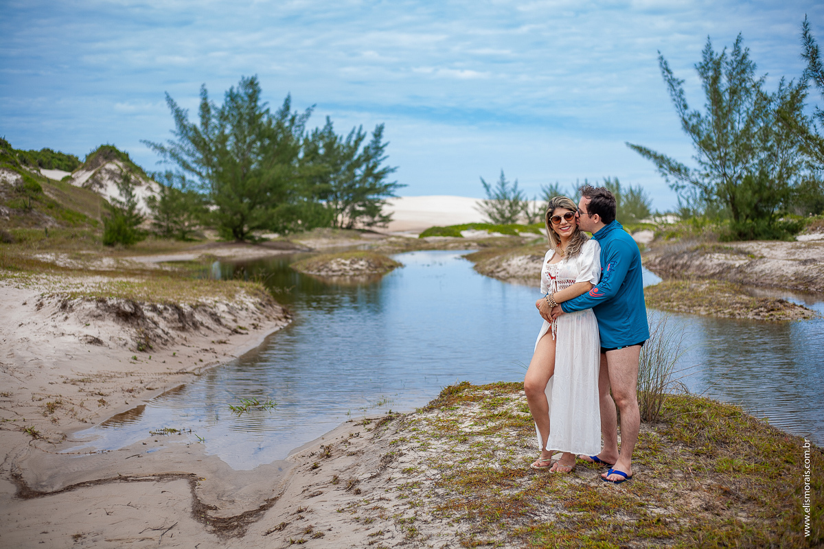ensaio fotográfico de casal nas Dunas de Cabo Frio em Cabo Frio - RJ
