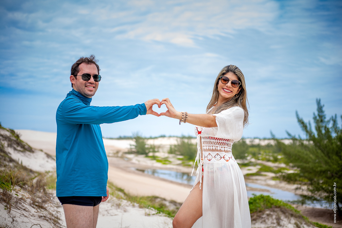 ensaio fotográfico de casal nas Dunas de Cabo Frio em Cabo Frio - RJ