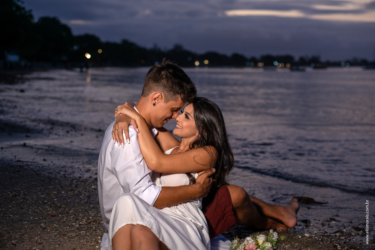ensaio fotográfico de casal na praia de Manguinhos, Porto da Barra em Búzios - RJ