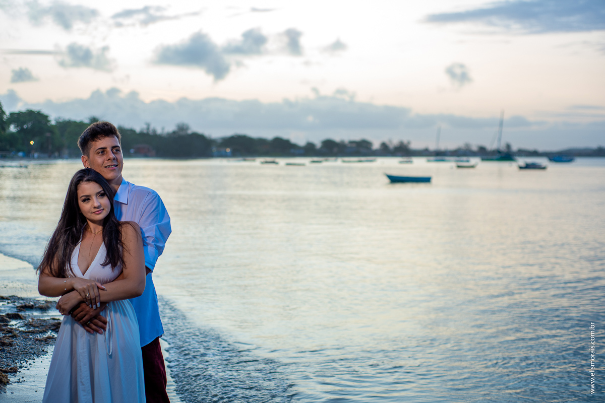 ensaio fotográfico de casal na praia de Manguinhos, Porto da Barra em Búzios - RJ