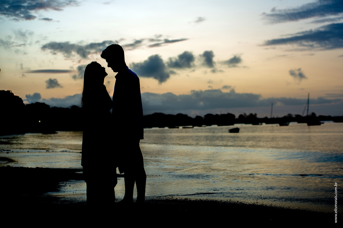 ensaio fotográfico de casal na praia de Manguinhos, Porto da Barra em Búzios - RJ