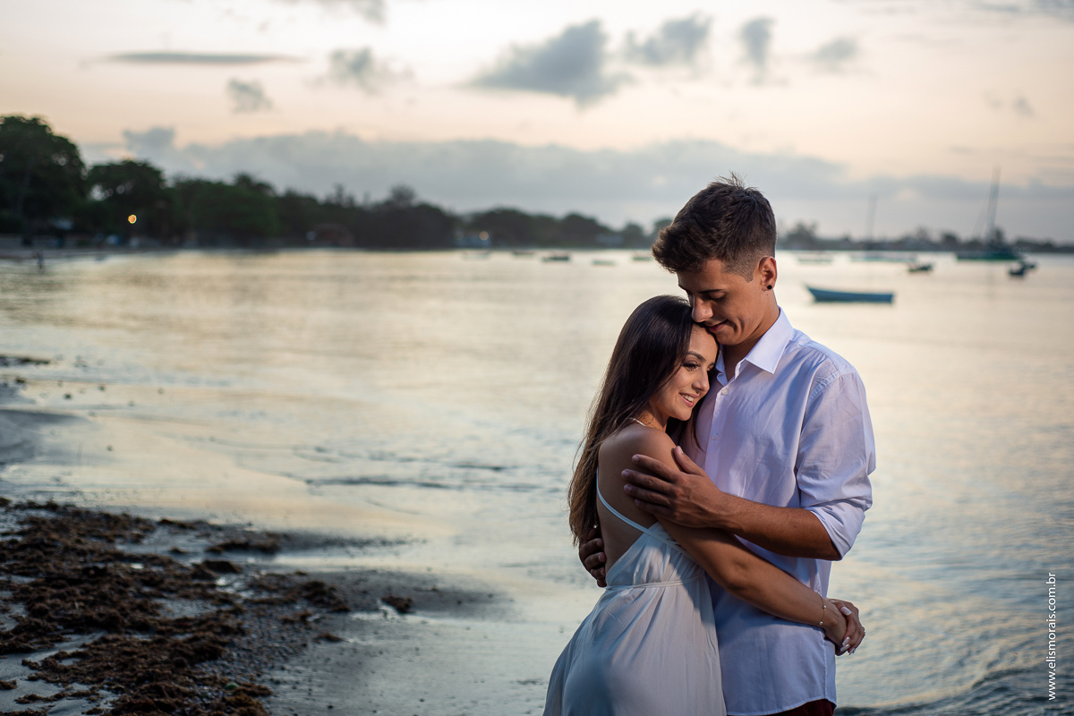 ensaio fotográfico de casal na praia de Manguinhos, Porto da Barra em Búzios - RJ