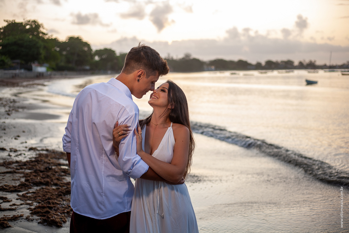 ensaio fotográfico de casal na praia de Manguinhos, Porto da Barra em Búzios - RJ