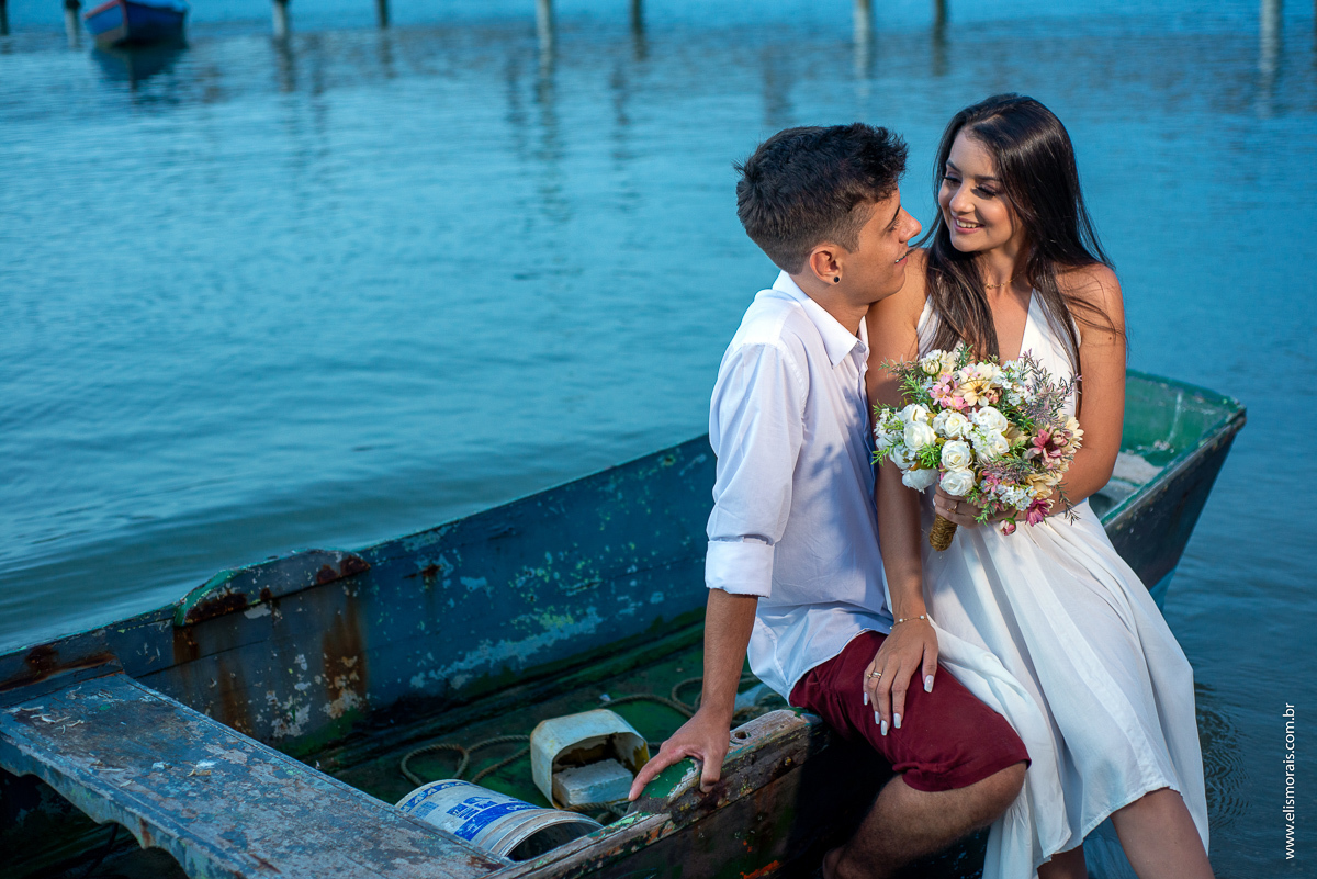 ensaio fotográfico de casal na praia de Manguinhos, Porto da Barra em Búzios - RJ