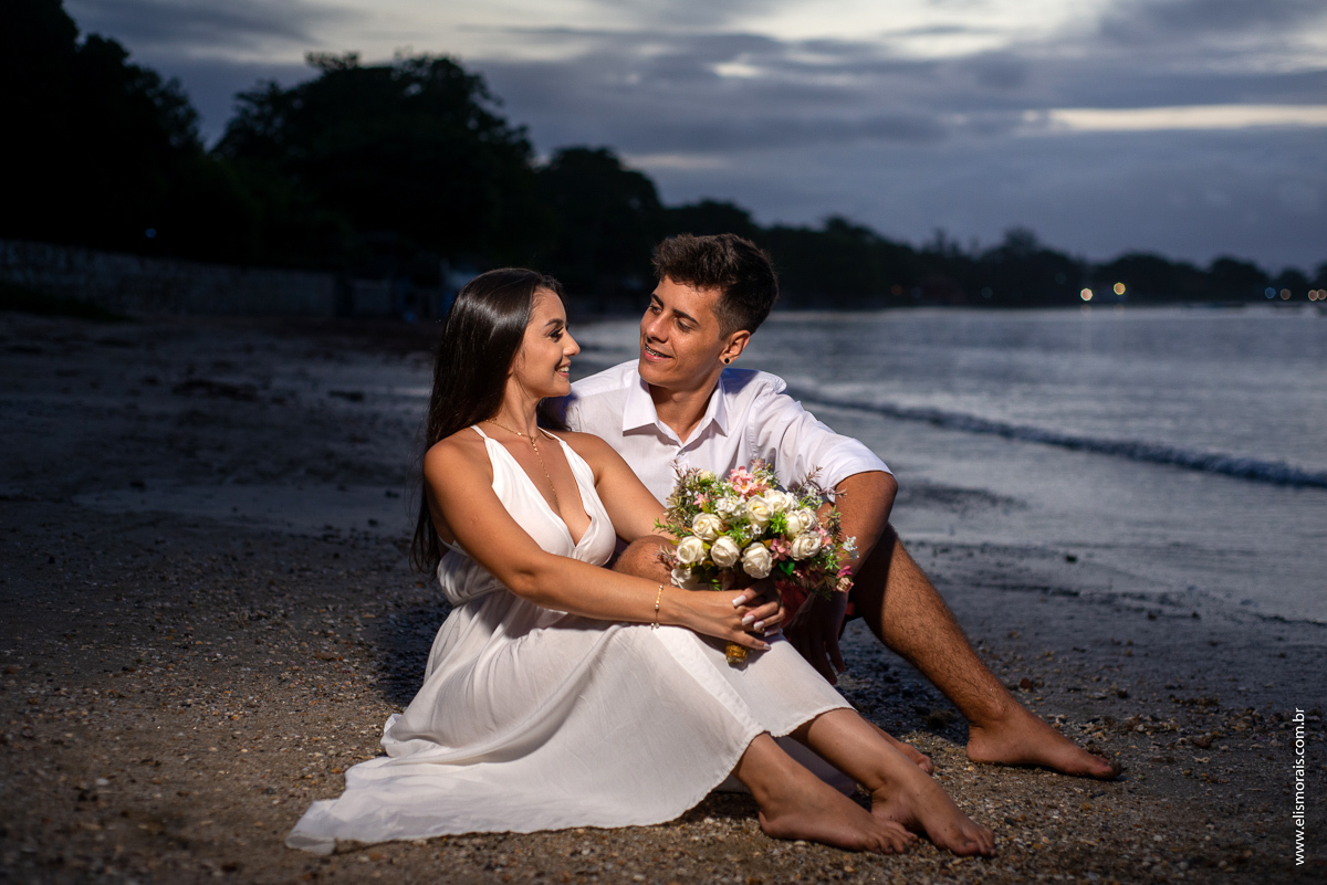 ensaio fotográfico de casal na praia de Manguinhos, Porto da Barra em Búzios - RJ