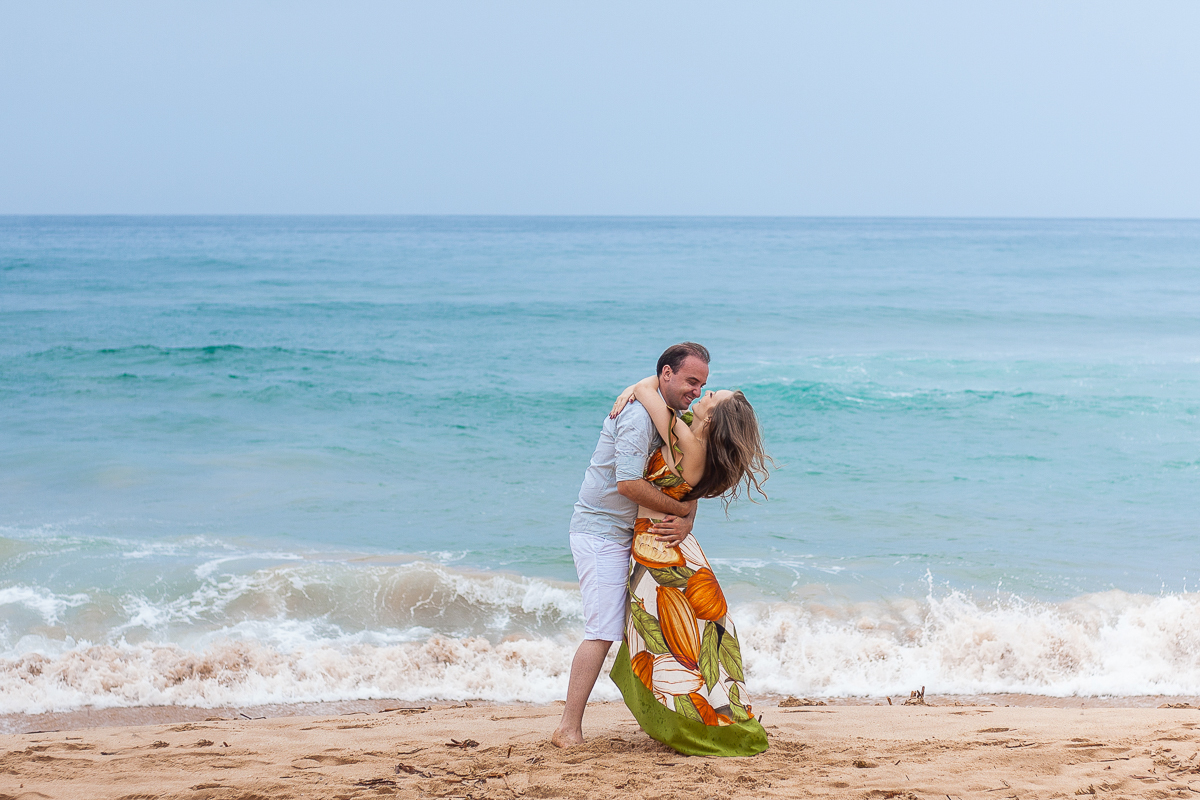 ensaio fotográfico de casal pré wedding na Praia de Tucuns em Búzios - RJ