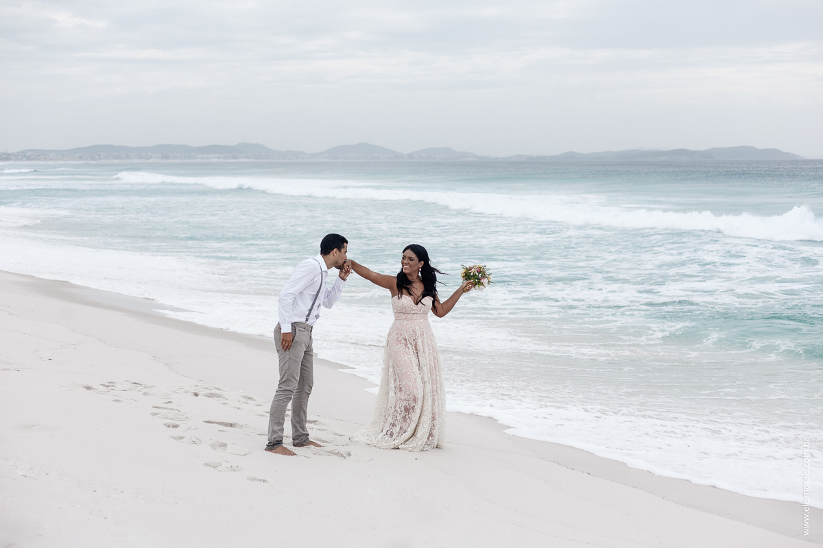 Elopement Wedding na Praia do Foguete em cabo Frio - RJ