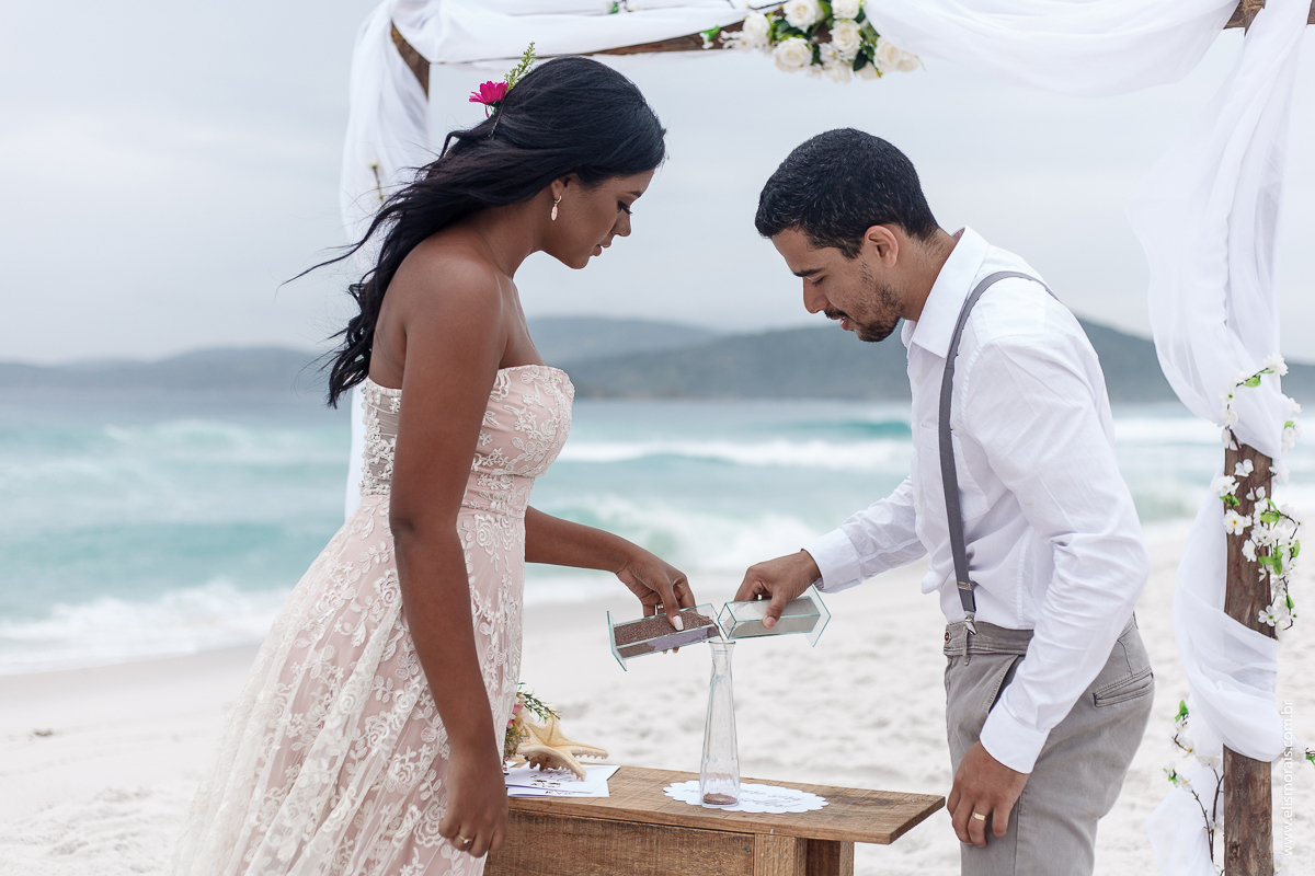 Elopement Wedding na Praia do Foguete em cabo Frio - RJ