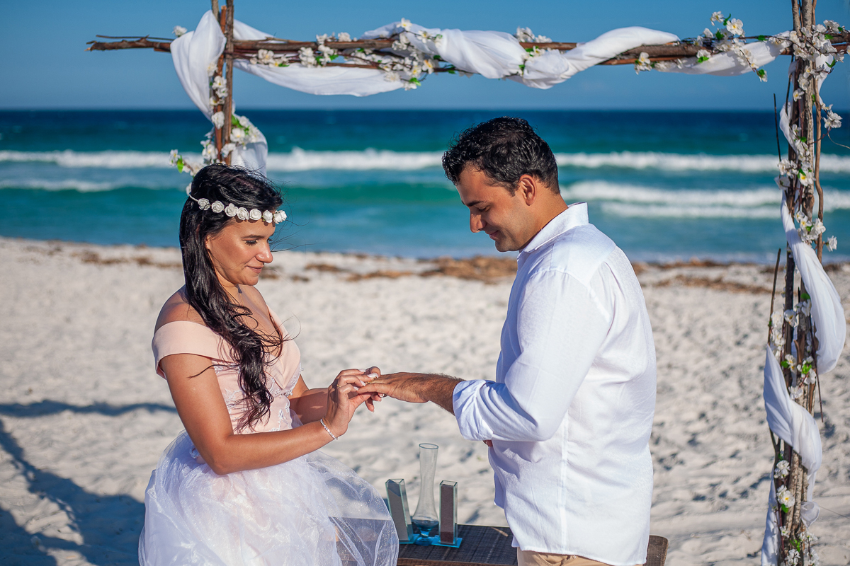Elopement Wedding na Praia do Foguete em Cabo Frio - RJ