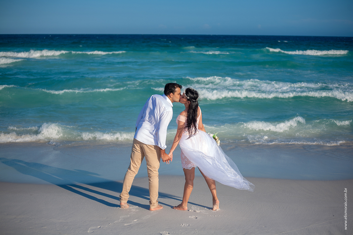 Elopement Wedding na Praia do Foguete em Cabo Frio - RJ
